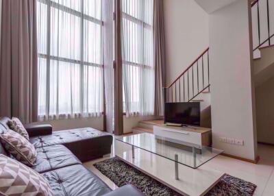 1 bed Duplex in The Emporio Place Khlongtan Sub District D016585