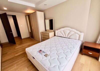 4 bed Condo in Avenue 61 Khlong Tan Nuea Sub District C016580