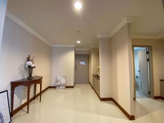 3 bed Condo in GP Grande Tower Khlong Toei Nuea Sub District C016575