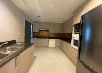 3 bed Condo in GP Grande Tower Khlong Toei Nuea Sub District C016575