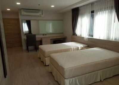 3 bed Condo in GP Grande Tower Khlong Toei Nuea Sub District C016574