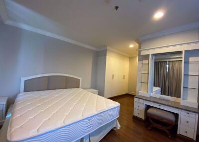 3 bed Condo in GP Grande Tower Khlong Toei Nuea Sub District C016573