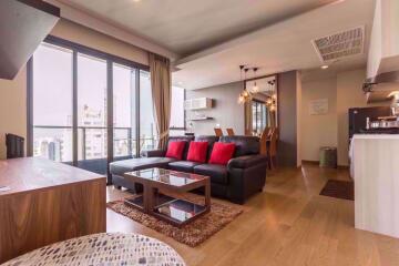 2 bed Condo in The Lumpini 24 Khlongtan Sub District C016548