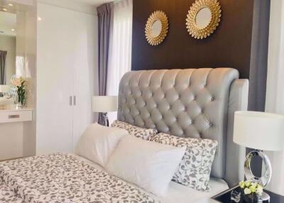 2 bed Condo in Ideo Mobi Rama 9 Huai Khwang Sub District C016546