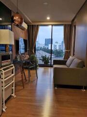 1 bed Condo in FYNN Aree Samsennai Sub District C016511