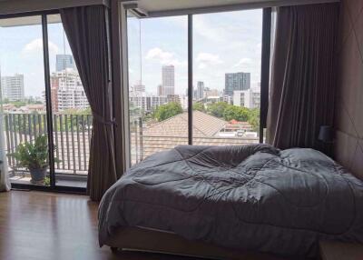 1 bed Condo in FYNN Aree Samsennai Sub District C016511