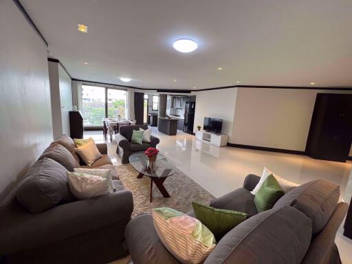 3 bed Condo in PR Court Khlong Tan Nuea Sub District C016491