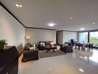 3 bed Condo in PR Court Khlong Tan Nuea Sub District C016491