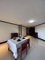 3 bed Condo in PR Court Khlong Tan Nuea Sub District C016490