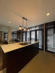 2 bed Condo in Chapter 31 Khlong Tan Nuea Sub District C016488