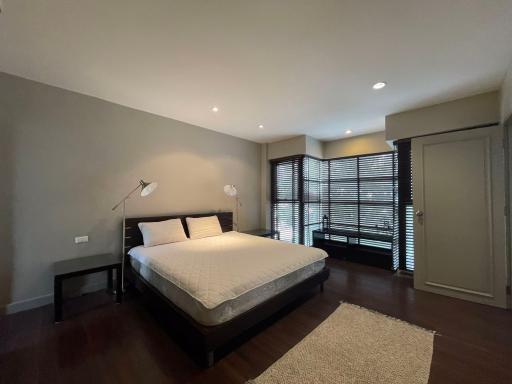 2 bed Condo in Chapter 31 Khlong Tan Nuea Sub District C016488