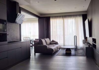 2 bed Condo in The Address Chidlom Lumphini Sub District C016485