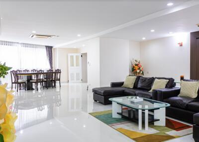 3 bed Condo in President Park Sukhumvit 24 Khlongtan Sub District C016482