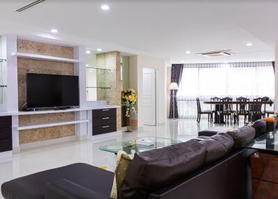 3 bed Condo in President Park Sukhumvit 24 Khlongtan Sub District C016482