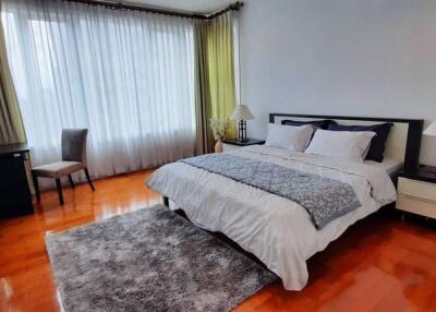 2 bed Condo in Baan Siri 24 Khlongtan Sub District C016462