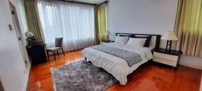 2 bed Condo in Baan Siri 24 Khlongtan Sub District C016462