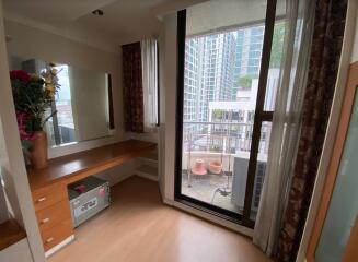 2 bed Condo in Supalai Place Condominium Khlong Tan Nuea Sub District C016455