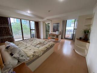 2 bed Condo in Supalai Place Condominium Khlong Tan Nuea Sub District C016455