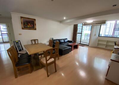 2 bed Condo in Supalai Place Condominium Khlong Tan Nuea Sub District C016455