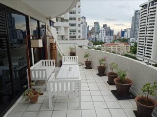 2 bed Condo in Supalai Place Condominium Khlong Tan Nuea Sub District C016446