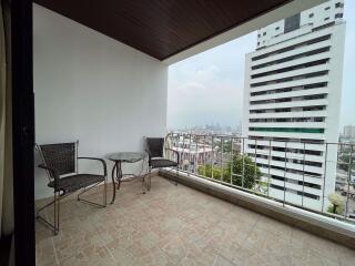 3 bed Condo in Casa Viva Khlong Tan Nuea Sub District C016442