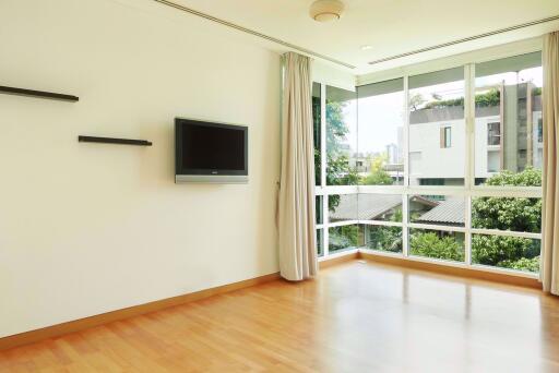 4 bed Condo in The Trees Sathorn Chong Nonsi Sub District C016428