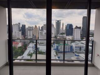 2 bed Condo in The Lofts Asoke Khlong Toei Nuea Sub District C016354