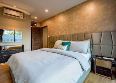 2 bed Condo in Condolette Dwell Sukhumvit 26 Khlongtan Sub District C016326