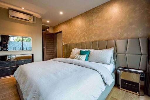 2 bed Condo in Condolette Dwell Sukhumvit 26 Khlongtan Sub District C016326