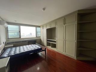 3 bed Condo in Empire House Khlong Tan Nuea Sub District C016321