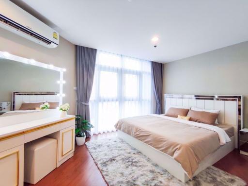 4 bed Duplex in Belle Grand Rama 9 Huai Khwang Sub District D016315