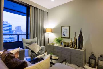 2 bed Condo in M Silom Suriyawong Sub District C016314