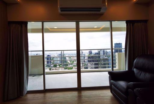 2 bed Condo in The Waterford Diamond Khlongtan Sub District C016307