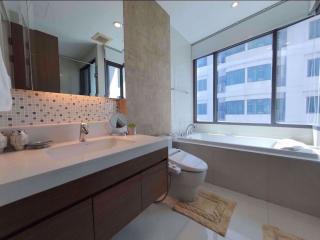 1 bed Condo in Bright Sukhumvit 24 Khlongtan Sub District C016304