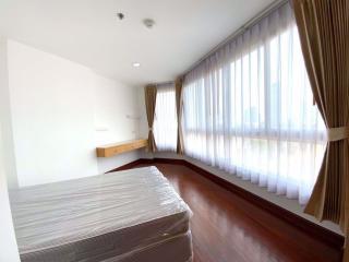 3 bed Condo in River Heaven Wat Phraya Krai Sub District C016292