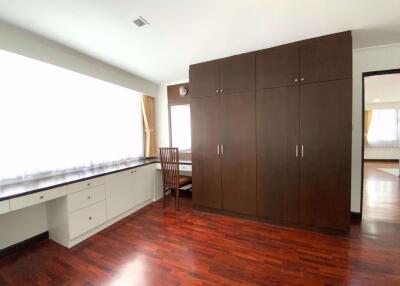 2 bed Condo in Acadamia Grand Tower Khlong Tan Nuea Sub District C016291