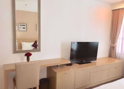 2 bed Condo in The Rajdamri Lumphini Sub District C016289