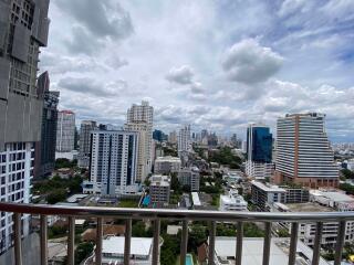 2 bed Condo in Fullerton Sukhumvit Khlongtoei Sub District C016281