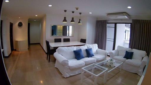 3 bed Condo in Richmond Palace Khlong Tan Nuea Sub District C016260