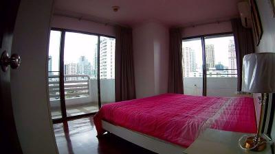 3 bed Condo in Richmond Palace Khlong Tan Nuea Sub District C016260