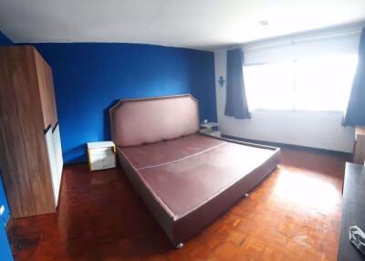 2 bed Condo in Silom Condominuim Bang Rak District C016256