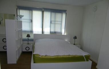 3 bed Condo in Lumpini Place Narathiwas Yan Nawa District C016255