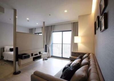 1 bed Condo in Noble Remix Khlongtan Sub District C016240