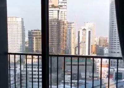 1 bed Condo in Noble Remix Khlongtan Sub District C016240