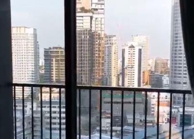 1 bed Condo in Noble Remix Khlongtan Sub District C016240