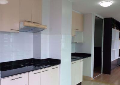 3 bed Condo in Garden Asoke - Rama 9 Huai Khwang District C016220