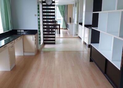 3 bed Condo in Garden Asoke - Rama 9 Huai Khwang District C016220