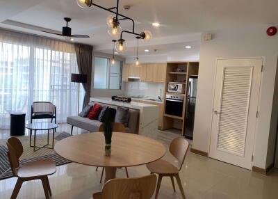 2 bed Condo in The Rise Sukhumvit 39 Khlong Tan Nuea Sub District C016211