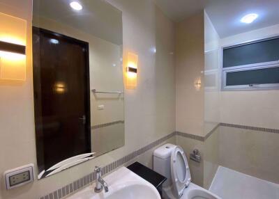 2 bed Condo in Baan Klang Krung Siam-Pathumwan Thanonphetchaburi Sub District C016207