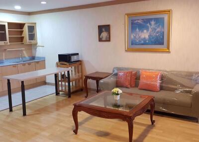 2 bed Condo in The Waterford Diamond Khlongtan Sub District C016202